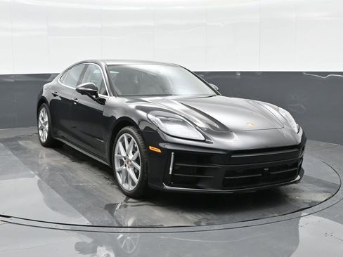 Used 2025 Porsche Panamera RWD image 11