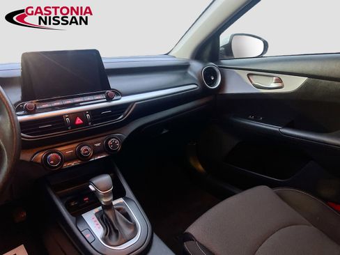 Used 2024 Kia Forte LXS w/ LXS Technology Package image 30