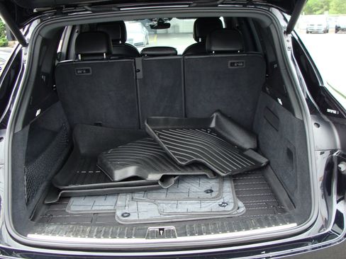 Used 2021 Porsche Cayenne AWD/4WD image 40