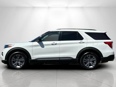 Used 2022 Ford Explorer XLT w/ Equipment Group 202A AWD/4WD image 6