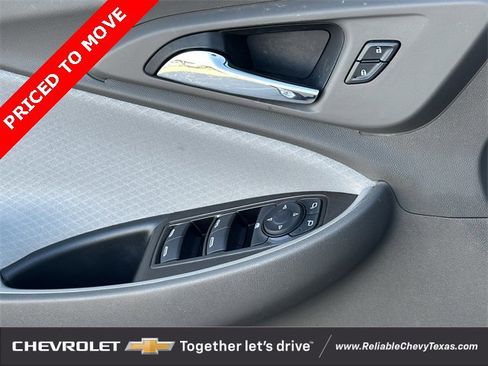 Used 2022 Chevrolet Malibu LT image 24