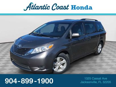 Used 2017 Toyota Sienna LE