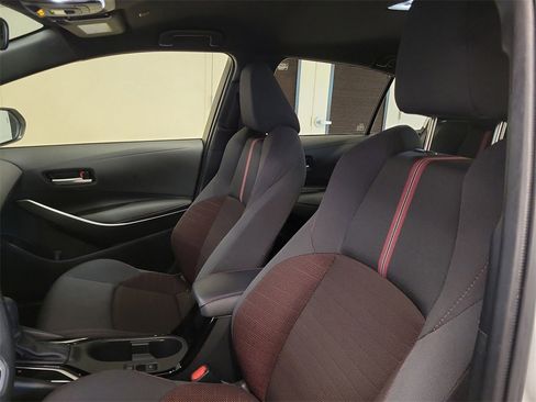 Used 2024 Toyota Corolla SE image 13
