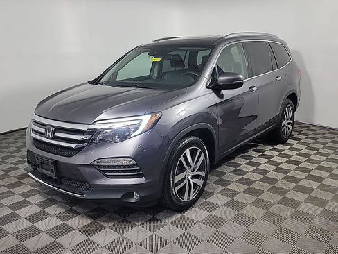 Used 2016 Honda Pilot Touring image 12