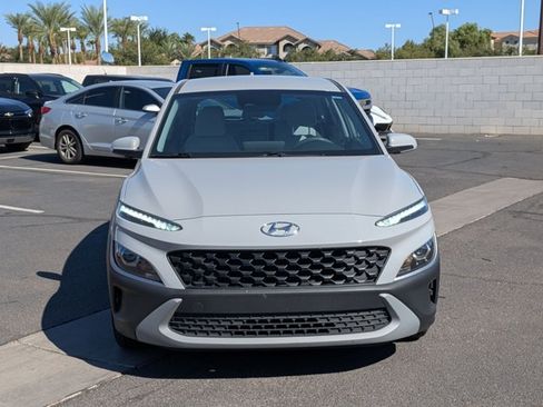 Used 2022 Hyundai Kona SE FWD image 2