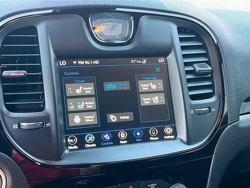 Used 2023 Chrysler 300 S w/ Comfort Group RWD image 20