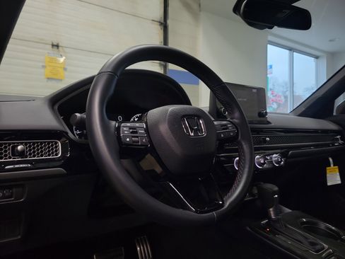 Used 2024 Honda Civic Sport image 14