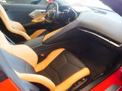 Used 2025 Chevrolet Corvette Stingray Preferred Conv w/ Z51 Performance Package RWD image 14