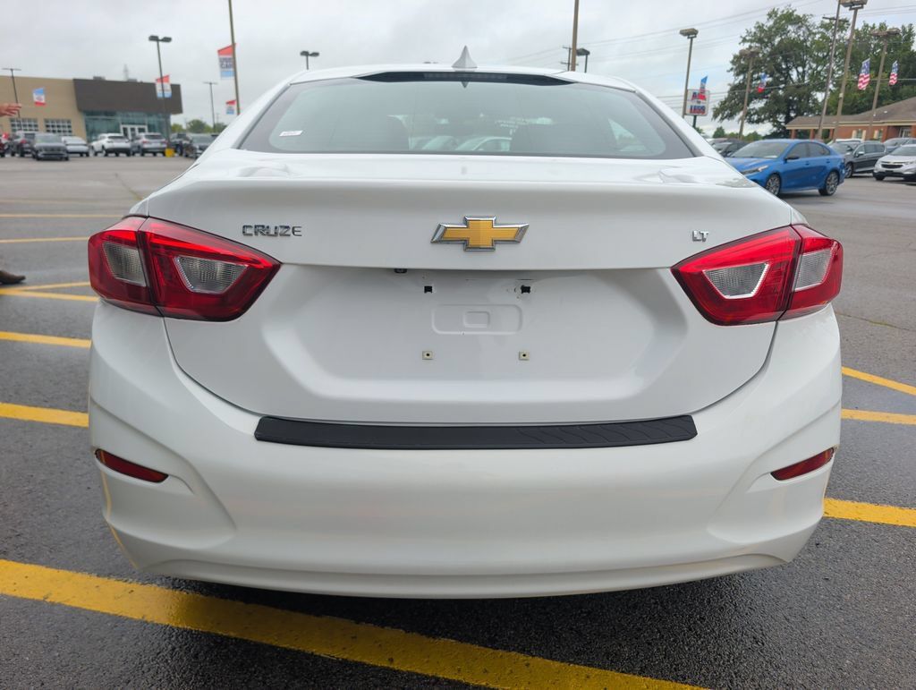 Used 2018 Chevrolet Cruze LT FWD image 6
