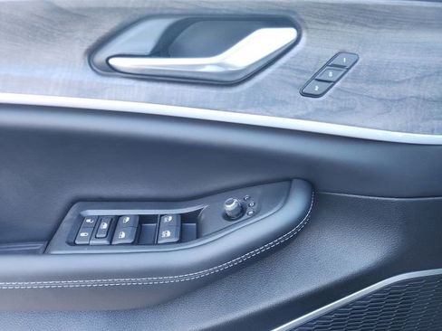 New 2026 Jeep Grand Cherokee Limited image 19