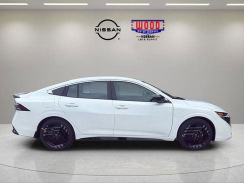 New 2026 Nissan Sentra SR FWD image 2
