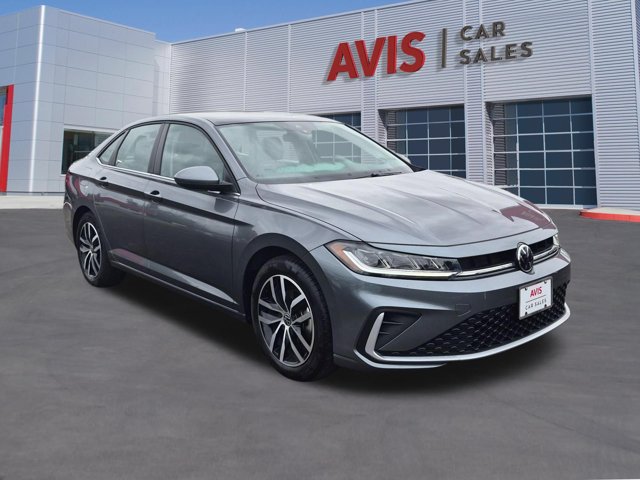 Used 2026 Volkswagen Jetta SE FWD image 3