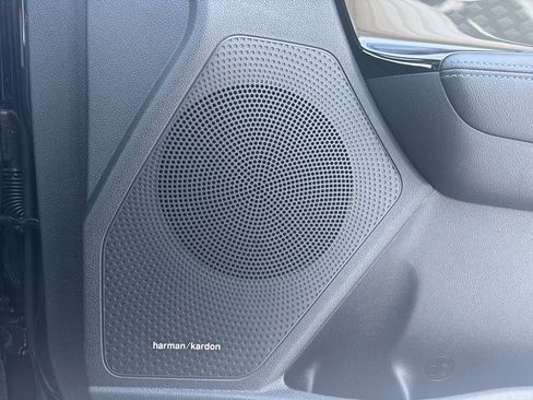 Used 2020 Kia Niro EX Premium w/ Cold Weather Package image 35