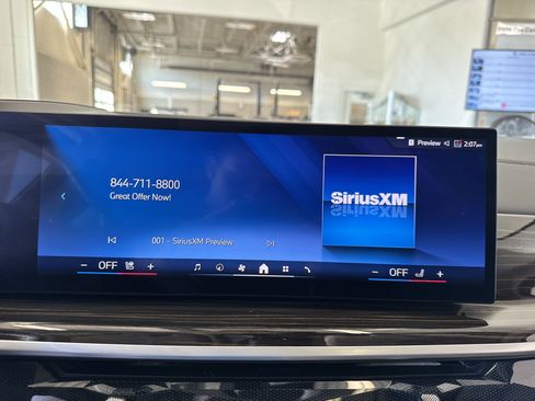 Used 2024 BMW X7 xDrive40i w/ Premium Package image 26