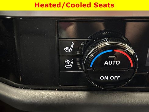 Used 2025 Nissan Pathfinder Platinum FWD image 26