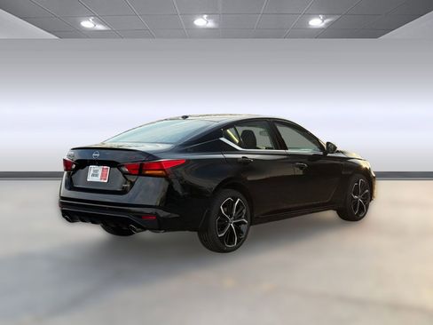 New 2025 Nissan Altima 2.5 SR image 8