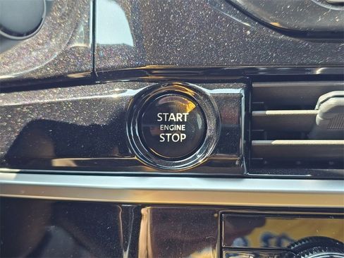 New 2025 Nissan Pathfinder SV image 15