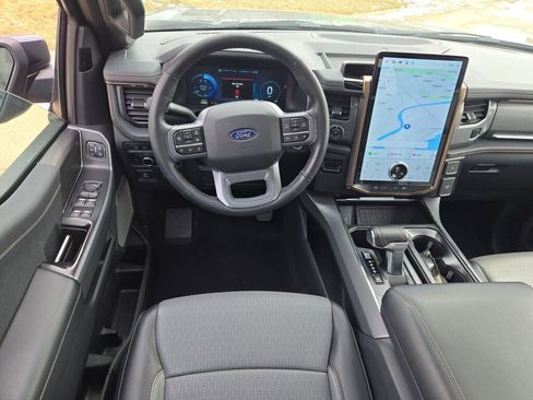 Used 2024 Ford F150 Lightning Lariat image 18