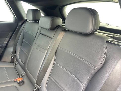 Used 2024 Mercedes-Benz GLC 300 image 31