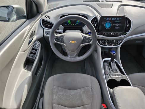 Used 2017 Chevrolet Volt LT w/ Comfort Package image 13