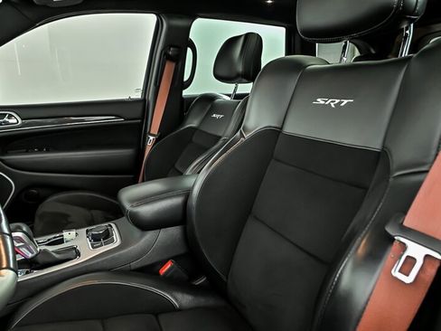 Used 2019 Jeep Grand Cherokee SRT w/ Trailer Tow Group IV AWD/4WD image 18