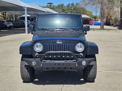 Used 2018 Jeep Wrangler Unlimited Sahara image 2
