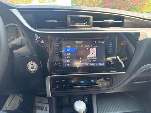 Used 2019 Toyota Corolla SE w/ SE Premium Package FWD image 20