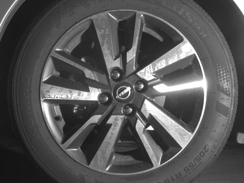 Used 2025 Nissan Versa SV image 12