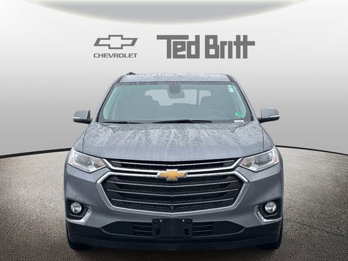 Used 2021 Chevrolet Traverse LT w/ LT Premium Package image 2