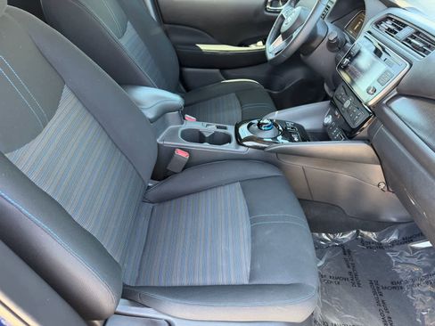 Certified 2019 Nissan Leaf SV w/ SV Technology Package image 12
