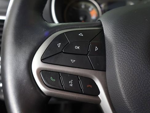 Used 2019 Jeep Cherokee Latitude Plus w/ Cold Weather Group image 37