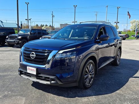 Used 2023 Nissan Pathfinder SL w/ SL Premium Package image 5