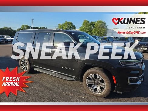 Used 2024 Jeep Wagoneer L Series II w/ Flexible Seating Group AWD/4WD image 1