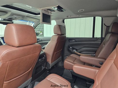 Used 2019 Chevrolet Suburban Premier w/ Premier Plus Edition AWD/4WD image 30