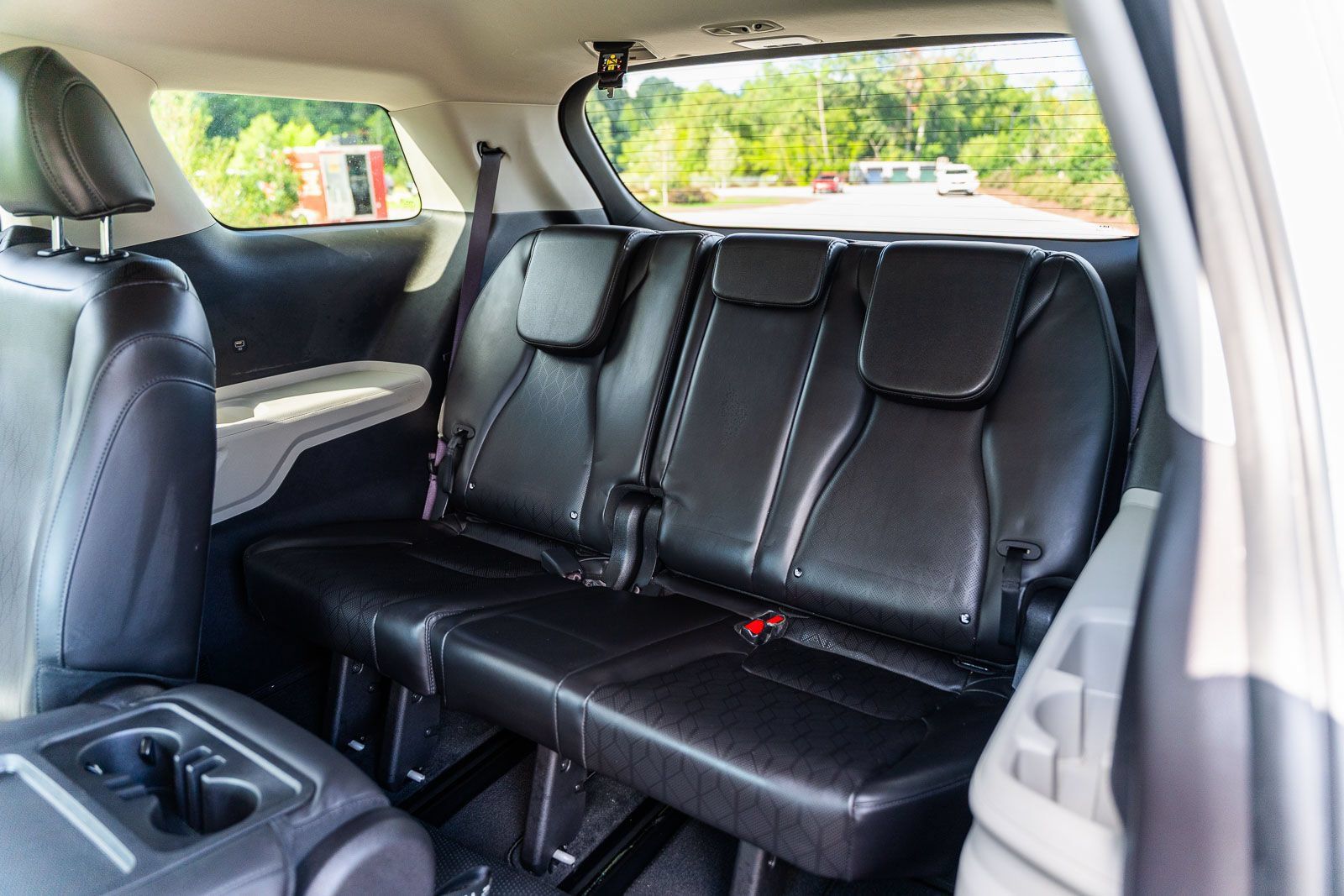 Used 2023 Kia Carnival LX FWD image 16