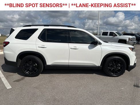 Used 2025 Honda Pilot Black Edition image 10