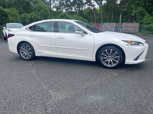 Used 2021 Lexus ES 300h w/ Premium Package FWD image 1