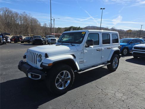 Used 2022 Jeep Wrangler Unlimited Sahara w/ LED Lighting Group image 8