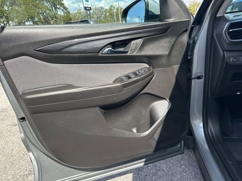 Used 2025 Chevrolet TrailBlazer LT image 9