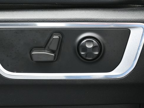 Used 2021 RAM 1500 Laramie image 9