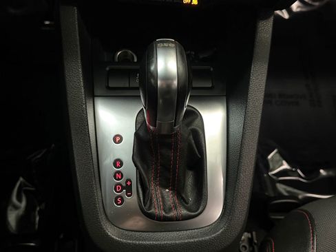 Used 2014 Volkswagen Jetta GLI image 33