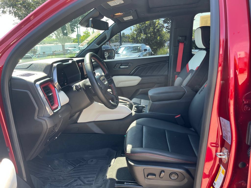 Used 2023 GMC Canyon AT4X w/ Edition 1 AWD/4WD image 10
