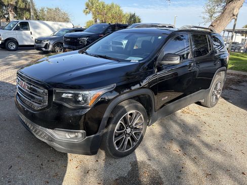 Used 2019 GMC Acadia SLT image 3