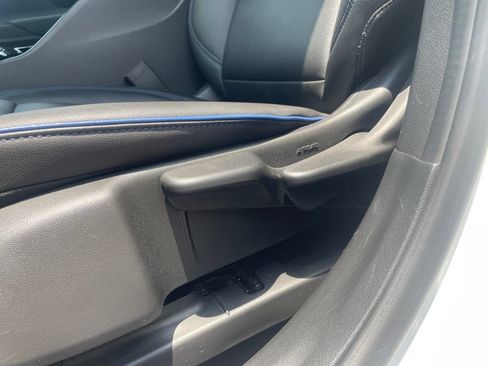 Used 2025 Buick Envista Sport Touring FWD image 19
