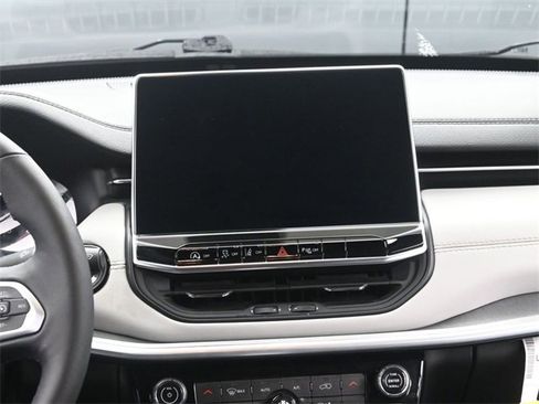 Used 2024 Jeep Compass Limited image 26