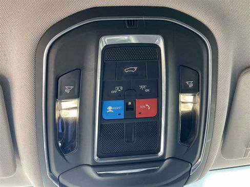 Used 2022 Jeep Grand Cherokee L Limited image 24