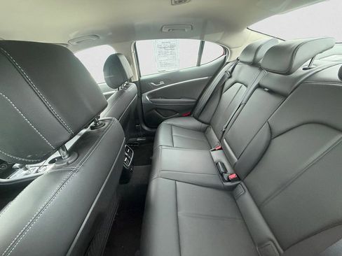 Used 2023 Genesis G70 2.0T image 8