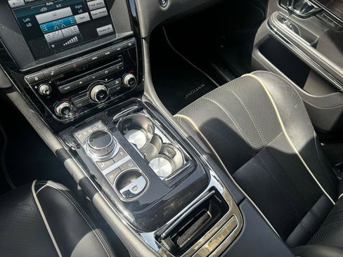 Used 2015 Jaguar XJ L Portfolio AWD/4WD image 19