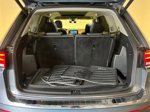 Certified 2025 Volkswagen Atlas SE image 5