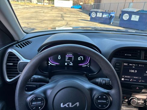 Used 2025 Kia Soul LX w/ LX Technology Package image 29